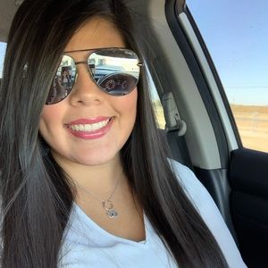 Meet your Posher, Lorena